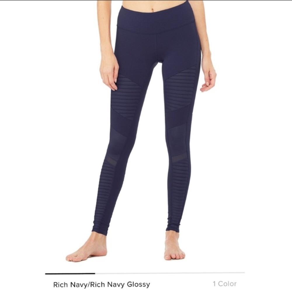 NWT Alo Yoga Moto Legging in Navy size S